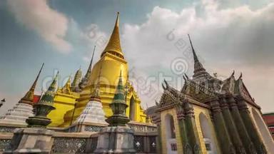 泰国曼谷白天游客拥挤的大皇宫全景